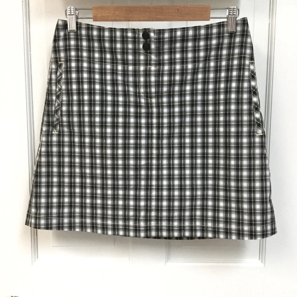 Annika CUTTER AND BUCK sz 2 Golf Skort Plaid Printed Pockets Black Gray Gold